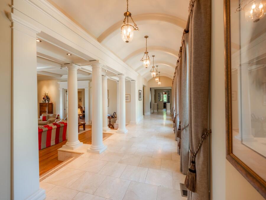 Colonnaded, barrel-vaulted gallery